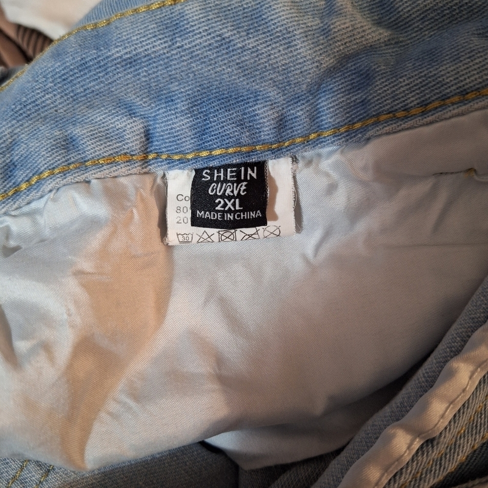 Womans Light Blue Jeans - Picture 4 of 5